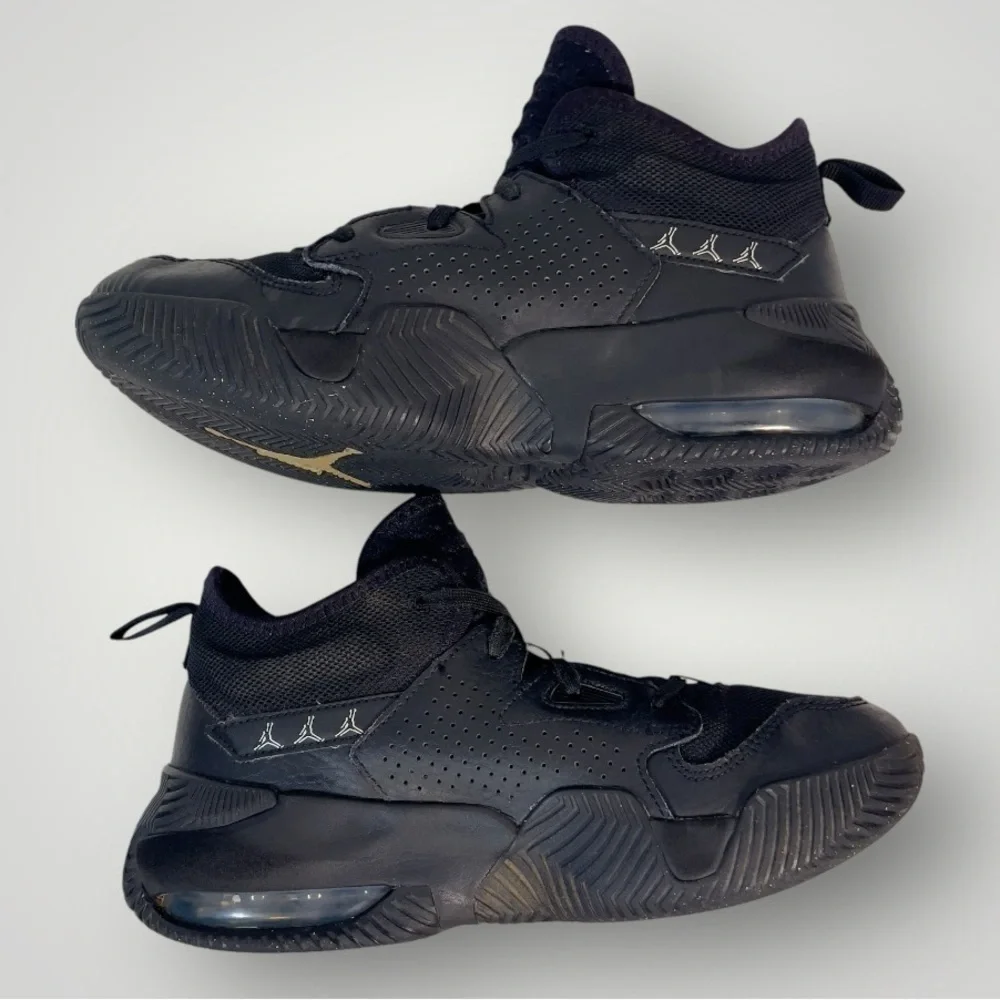 Jordan Stay Loyal 2 size 6Y